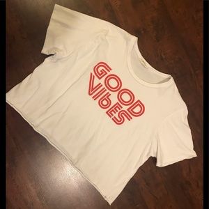 Basic Cropped “GOOD VIBES” Top